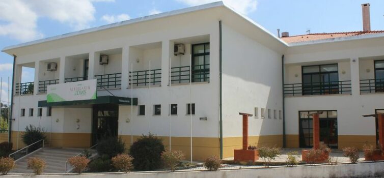 Hotel Vila de Rei abre portas