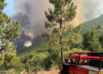 Mais de 1500 operacionais combatem o incêndio da Covilhã