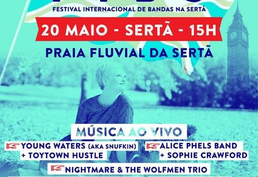 Na praia fluvial