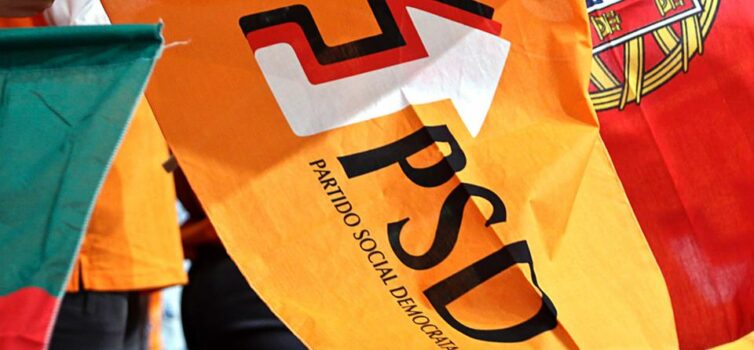 PSD suspende atividade política