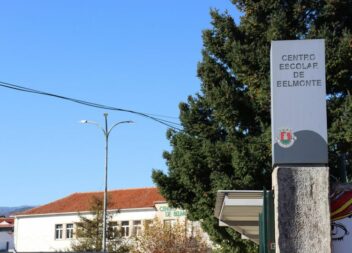 Pais querem permanência de docente que estava em regime de mobilidade