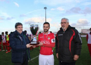 Presidente da Câmara entrega