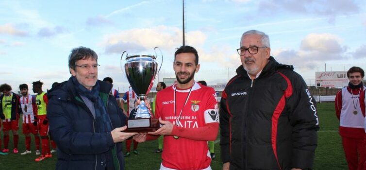 Presidente da Câmara entrega