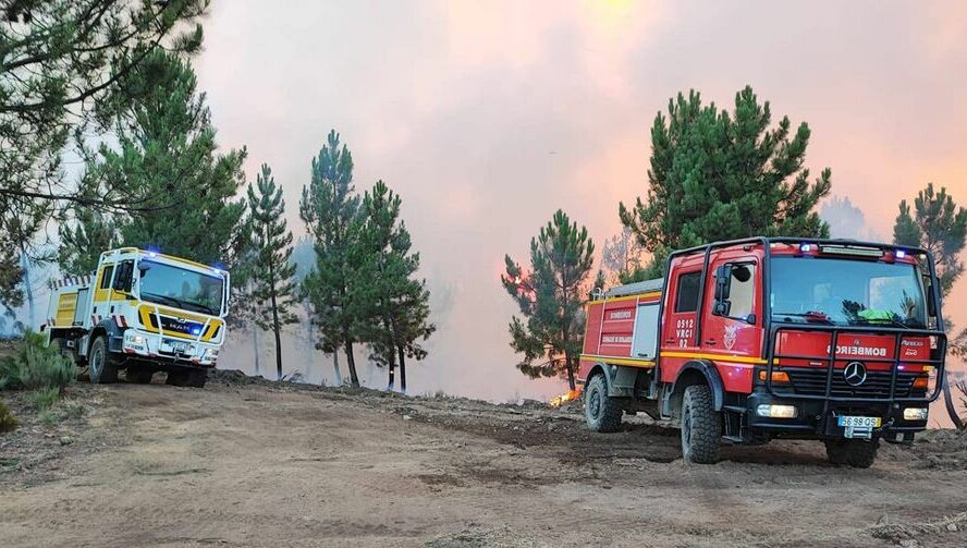 Três dos cinco bombeiros já tiveram alta hospitalar