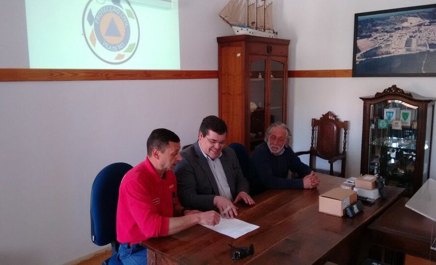 Vila de Rei auxilia Bombeiros  com Rádios SIRESP