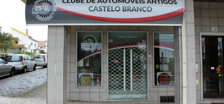 Automóveis Antigos com sede nova
