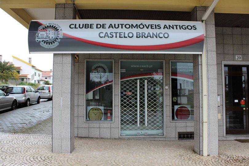Automóveis Antigos com sede nova