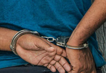 Bombeiro de 21 anos usou isqueiro para atear sete fogos por "gosto e para partic