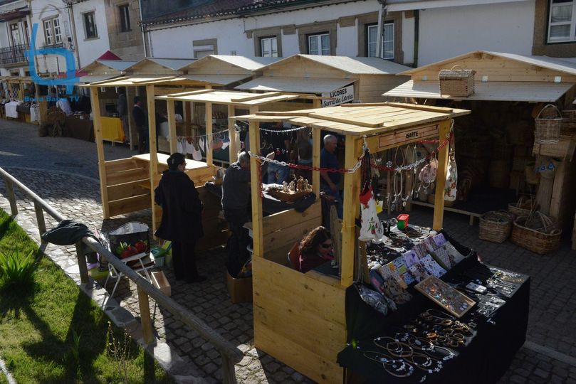 Centenas de pessoas visitaram, este sábado, a Feira do Pão, Vinho e Queijo