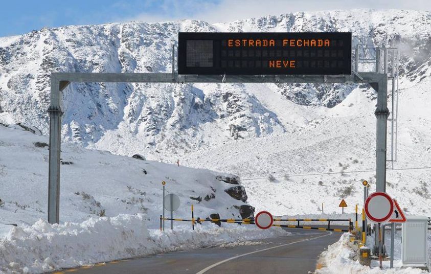 Está a Nevar novamente na Serra da Estrela