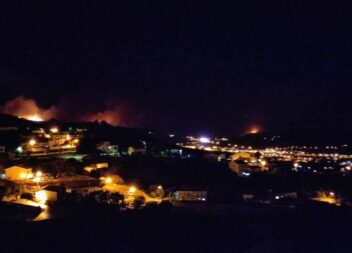 Na cidade da Covilhã é possível ver duas frentes de incêndio