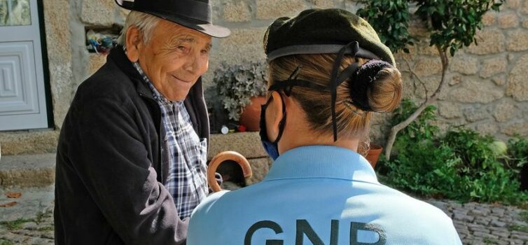 População sénior convidada a participar em sensibilização sobre prevenção de bur