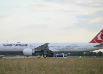 Ameaça de bomba retém avião da Turkish Airlines no Aeroporto de Lisboa