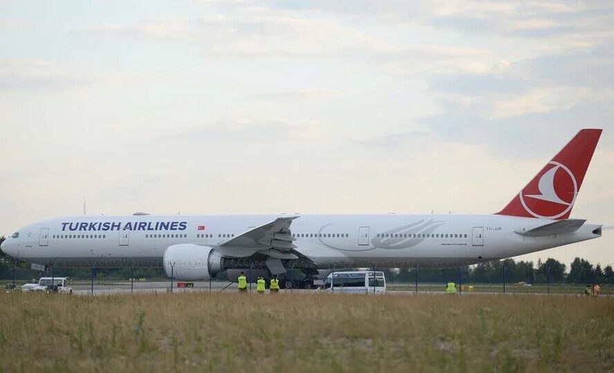 Ameaça de bomba retém avião da Turkish Airlines no Aeroporto de Lisboa