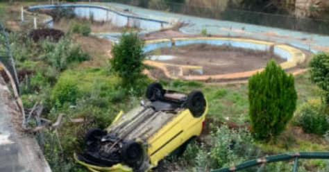 Carro despista-se na Estrada da Beira