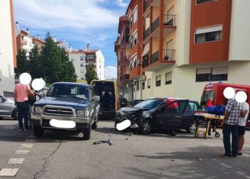 Colisão rodoviária provoca dois feridos