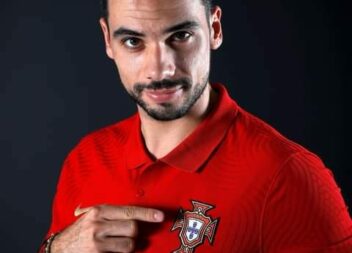 Mais uma para a coleção!  Miguel Oliveira conquistou o GP da Tailândia! #VesteAB