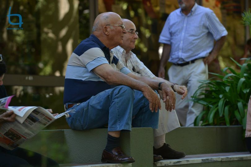 Milhares de pessoas marcaram  presença na avenida Nuno Álvares para assistirem á