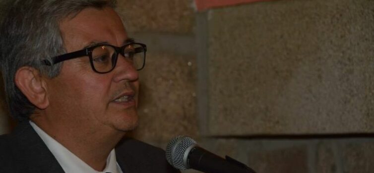 Momento em que o presidente Armindo Jacinto revelou "o escândalo na UNESCO" rela