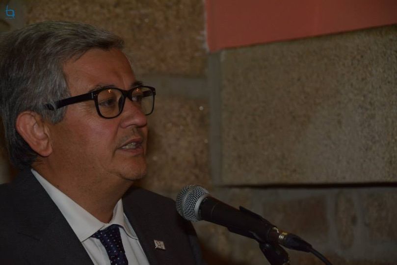Momento em que o presidente Armindo Jacinto revelou "o escândalo na UNESCO" rela