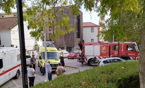 Mulher de 63 anos ferida em despiste de automóvel