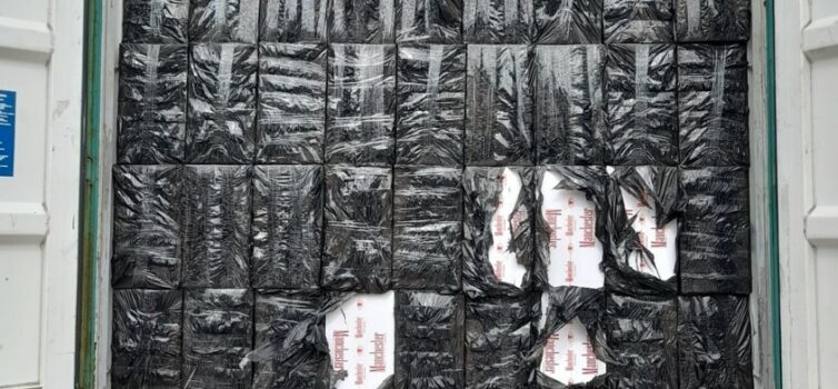 Apreensão de 10.500.000 cigarros