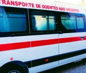 Bombeiros que transportam doentes não urgentes isentos de portagens