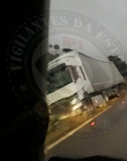 Camião despistado na  Ex108