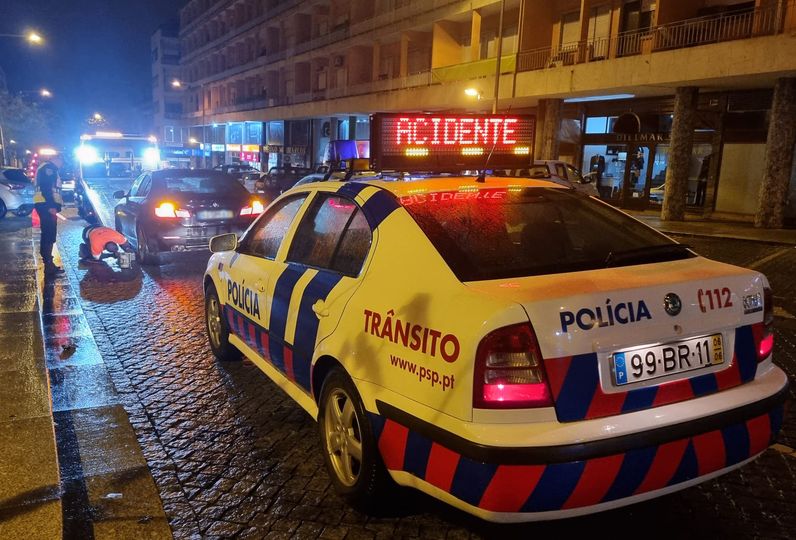 Colisão entre 2 automóveis em Castelo Branco