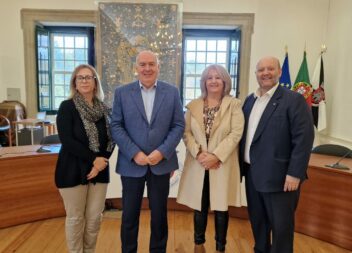 Comitiva Brasileira visita região