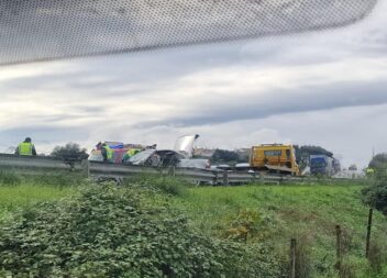 Dois feridos graves em colisão rodoviária entre automóvel e camião em Castelo Br