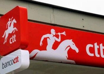 Funcionária dos CTT da Guarda suspeita de falsificar documentos e roubar milhare