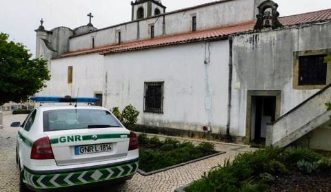 Levaram cofre e perto de 6 mil euros da Igreja de Cernache do Bonjardim