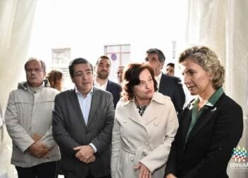 Ministra da Coesão Territorial visita exposição do artista covilhanense Luis da