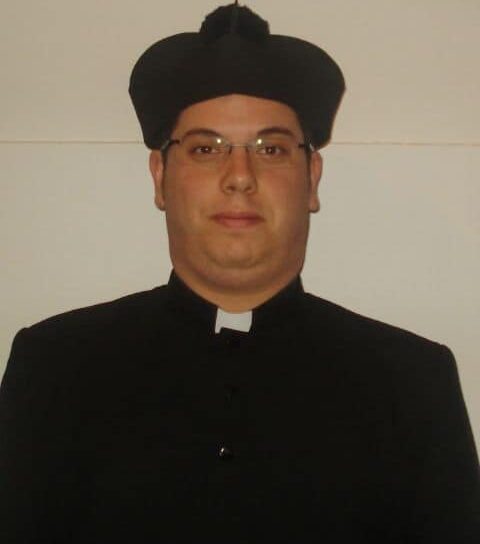 Padre exorcista suspeito de burlar fiéis idosos do Fundão