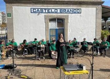 Receção à chegada do comboio Vintage com Raquel Maria e Grupo de Cavaquinhos de