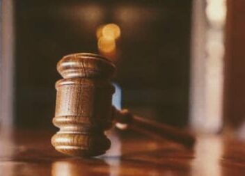 Três pessoas condenadas a penas de cinco anos por tráfico de droga em Castelo Br