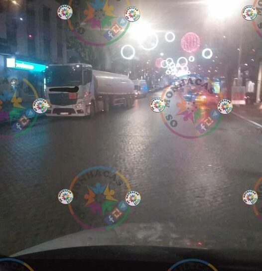 Acidente no Fundão com camião de transporte de combustíveis