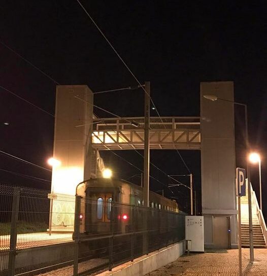 Derrocada deixa comboio parado mais de 4 horas: