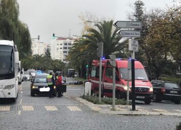 Despiste de motociclo resulta em ferido leve