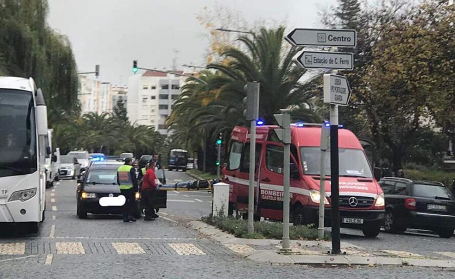 Despiste de motociclo resulta em ferido leve