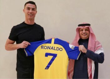 Maior Salário da História: Cristiano Ronaldo vai ganhar 386€ por minuto.