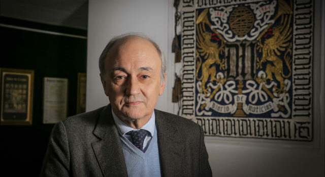 Morreu António Mega Ferreira