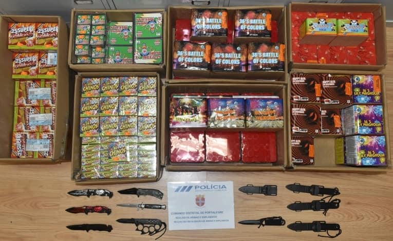 PSP apreende armas brancas e material pirotécnico