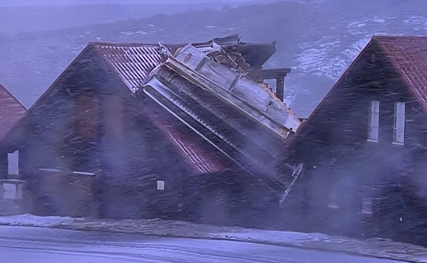 Vento arranca telhado de chalé turístico na Serra da Estrela