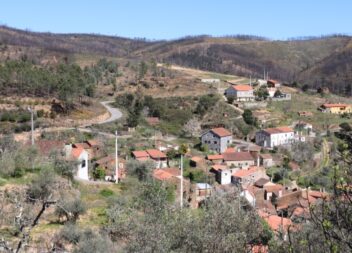Aldeias de Cunqueiros e Sesmos reconvertem áreas florestais em agrícolas