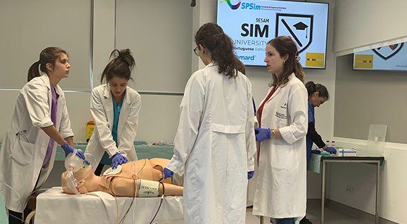 Alunas de Medicina da UBI conquistam segundo lugar em competição de simulação mé