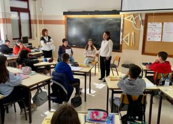 Alunos do 6ºD da João Roiz entrevistam Diretora do Agrupamento de Escolas Amato