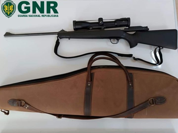 Detido por posse ilegal de arma