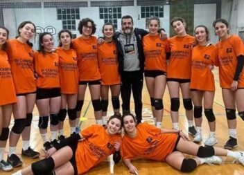 Equipas feminina e masculina de Voleibol do Sena Clube de Seia sagraram-se campe